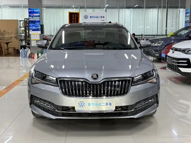 Skoda Superb — Фото автомобиля 3