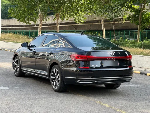 Volkswagen Passat — Фото автомобиля 4