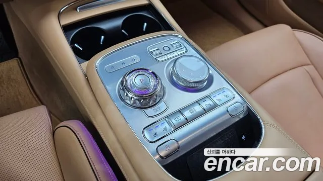 Genesis G90 Бензин 3.5 турбо AWD — Фото автомобиля 9