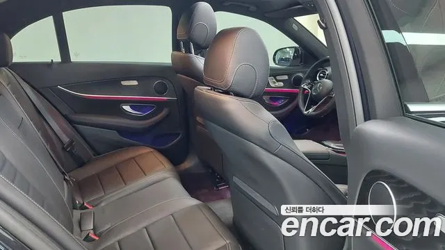 Mercedes-Benz E-Class — Фото автомобиля 10