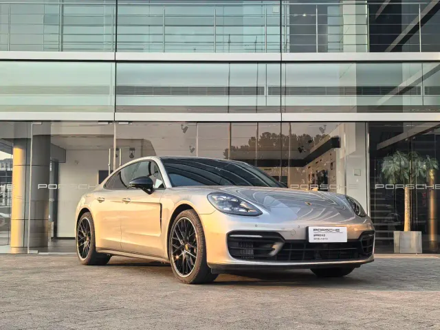Porsche Panamera — Фото автомобиля 3