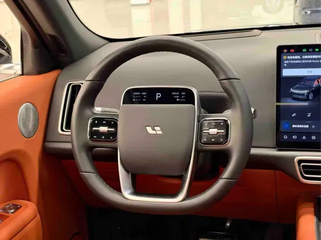 Li Auto L7 — Фото автомобиля 11