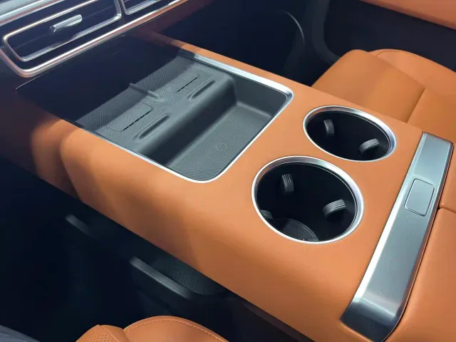 Li Auto L6 — Фото автомобиля 12