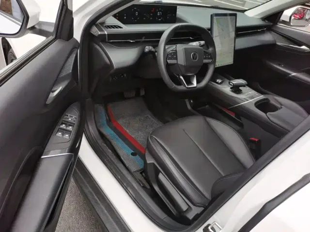 Changan Eado — Фото автомобиля 15