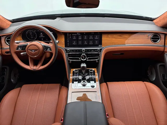 Bentley Flying Spur — Фото автомобиля 6