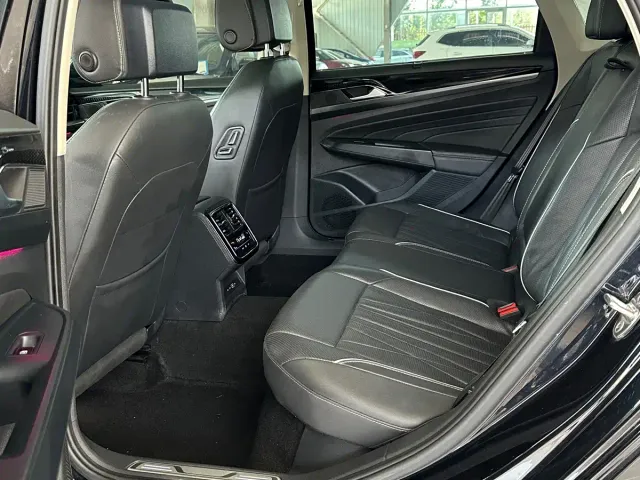 Volkswagen Passat — Фото автомобиля 6