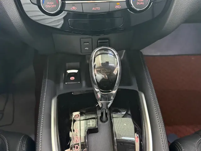 Nissan X-Trail — Фото автомобиля 7