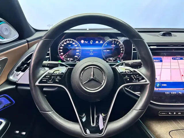 Mercedes-Benz E-Class — Фото автомобиля 14