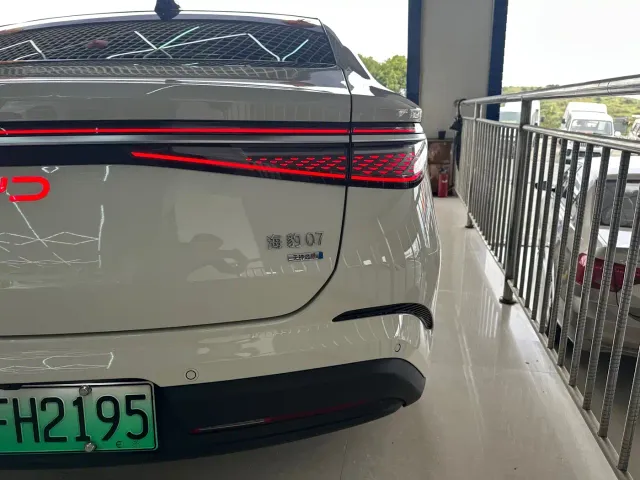 BYD Seal 07 DM-i — Фото автомобиля 11