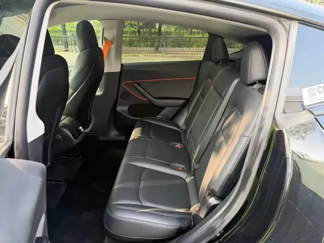 Tesla Model Y — Фото автомобиля 7
