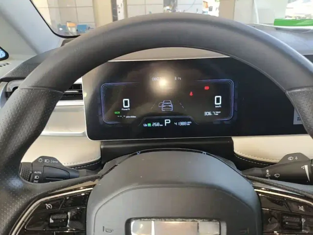 Geely Geometry E Firefly — Фото автомобиля 11