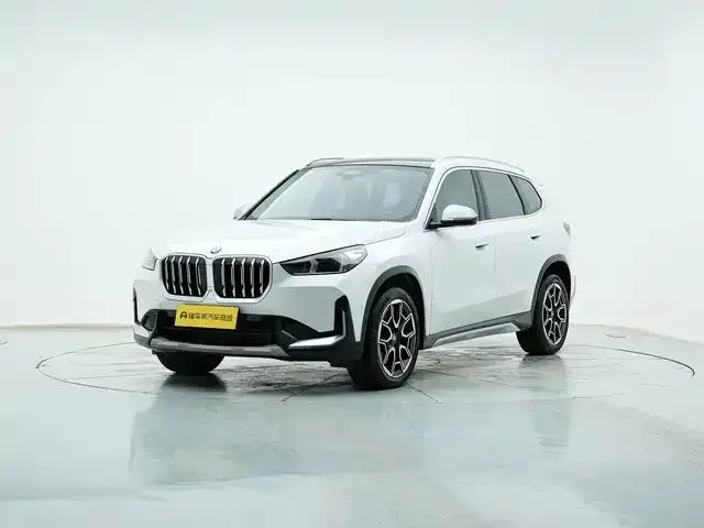 Фотография автомобиля — BMW X1