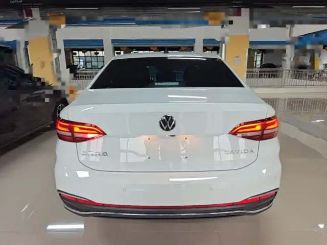 Volkswagen Lavida — Фото автомобиля 5