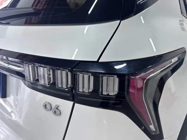 Lynk & Co Lynk & Co 06 2020 1.5T Halo — Фото автомобиля 10