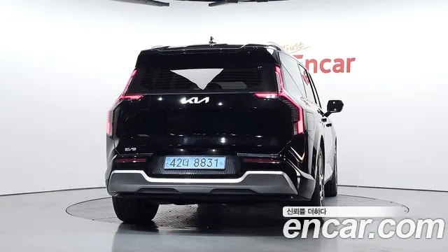 Kia EV9 — Фото автомобиля 3