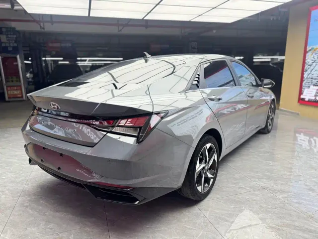 Hyundai Elantra — Фото автомобиля 5