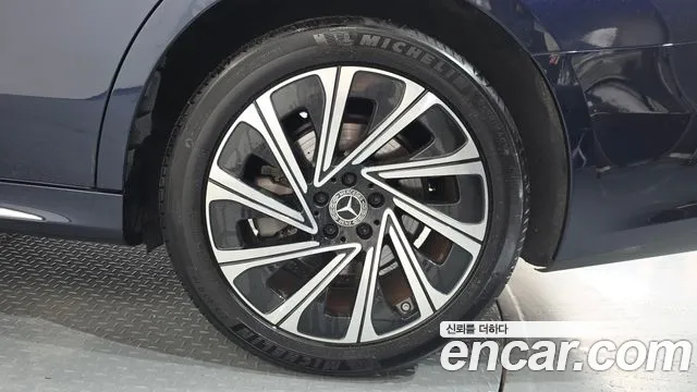 Mercedes-Benz E-Class E-класс W214 E300 4MATIC Exclusive — Фото автомобиля 18