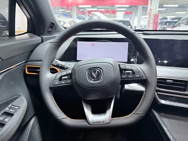 Changan UNI-T — Фото автомобиля 13