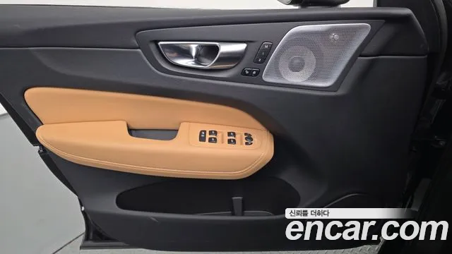 Volvo XC60 Generation 2 — Фото автомобиля 24