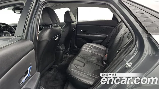 Hyundai AVANTE Новый Avante (CN7) — Фото автомобиля 22