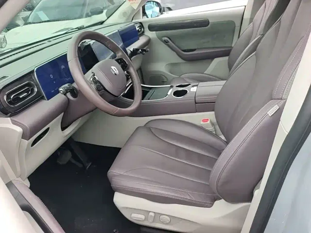 Leapmotor C11 — Фото автомобиля 14