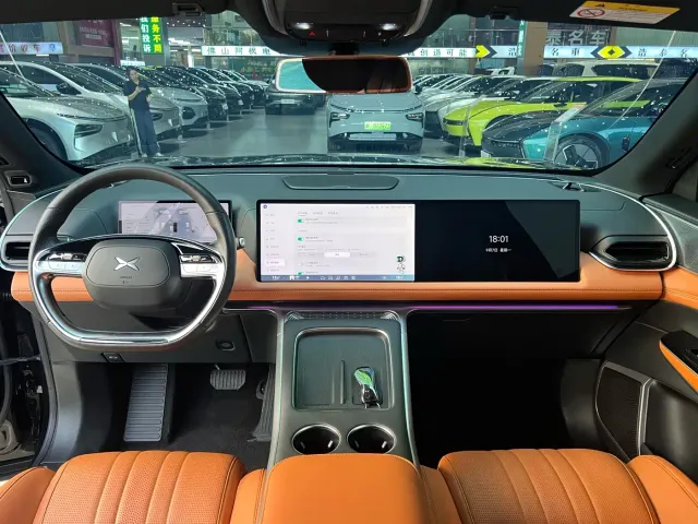 Xpeng G9 — Фото автомобиля 6