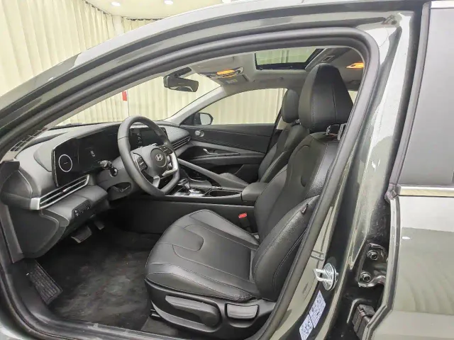 Hyundai Elantra — Фото автомобиля 8