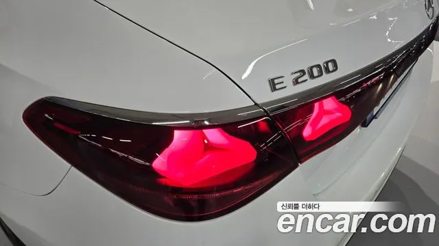 Mercedes-Benz E-Class W214 — Фото автомобиля 13