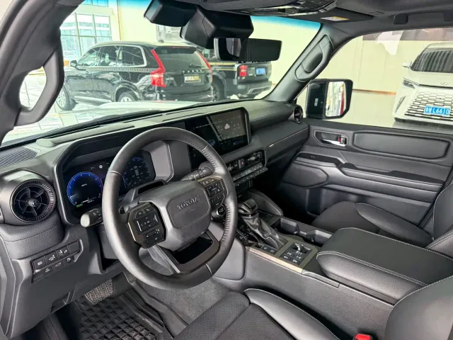 Toyota Prado — Фото автомобиля 8