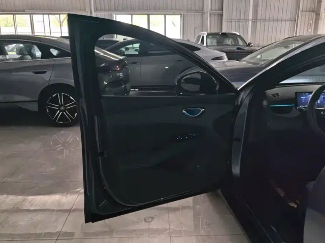 BYD Seal 06 GT — Фото автомобиля 7