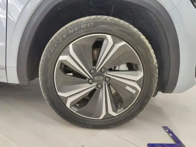 Geely Xingyue L — Фото автомобиля 6