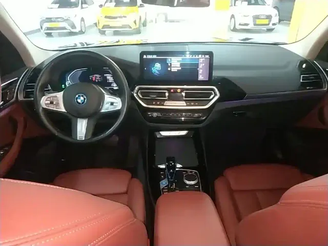BMW BMW iX3 2022 Facelift Leading Model — Фото автомобиля 9