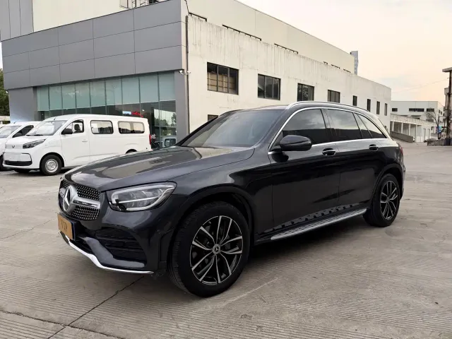 Фотография автомобиля — Mercedes-Benz GLC-Class