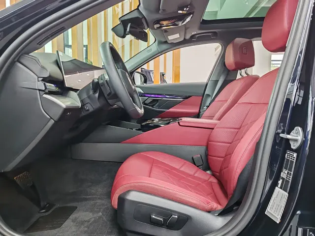 BMW 5 Series — Фото автомобиля 10