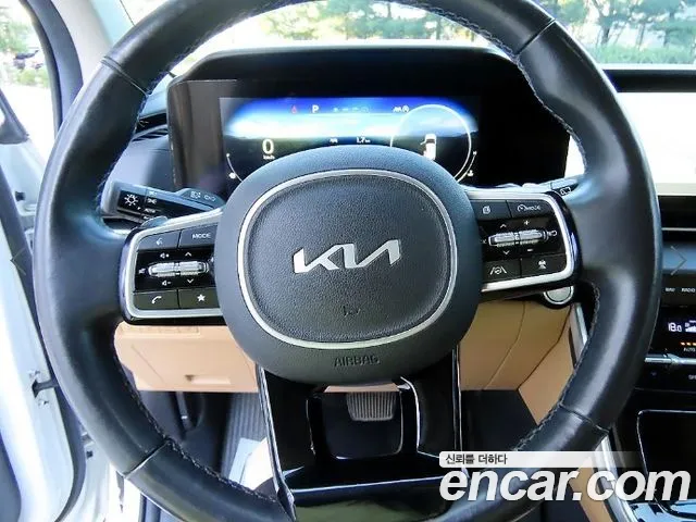 Kia Carnival Generation 4 — Фото автомобиля 9