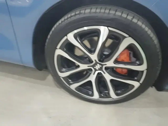 IM Motors LS6 — Фото автомобиля 11