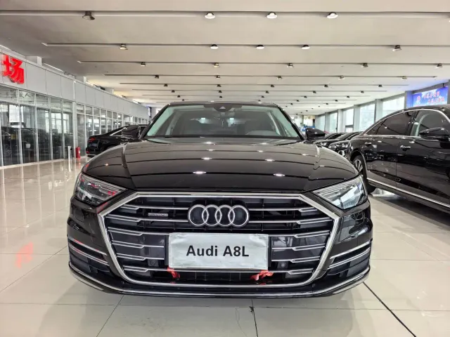 Audi Audi A8 2022 A8L 50 TFSI quattro Comfort Collector's Edition — Фото автомобиля 2
