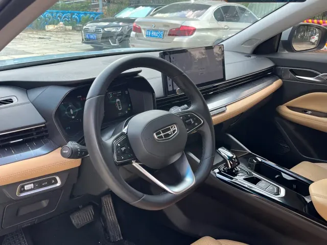 Geely Emgrand L — Фото автомобиля 19