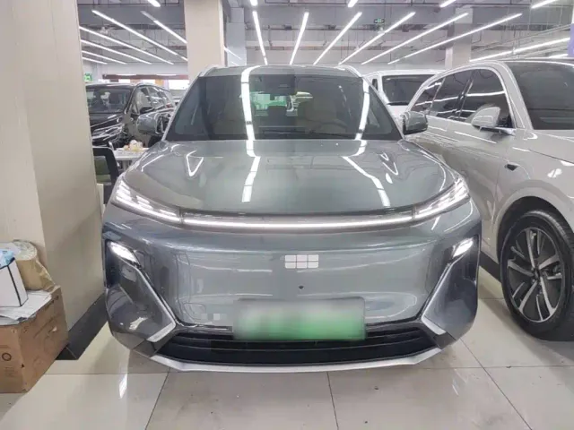 Geely Galaxy Starship 7 EM-i — Фото автомобиля 2