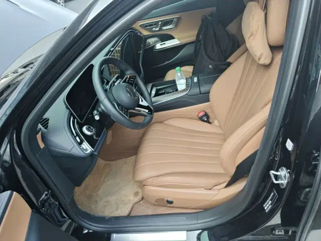 Mercedes-Benz E-Class — Фото автомобиля 19