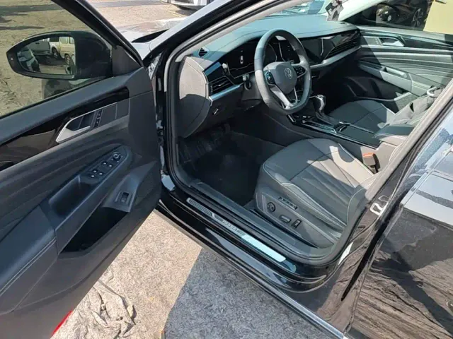 Volkswagen Passat — Фото автомобиля 15