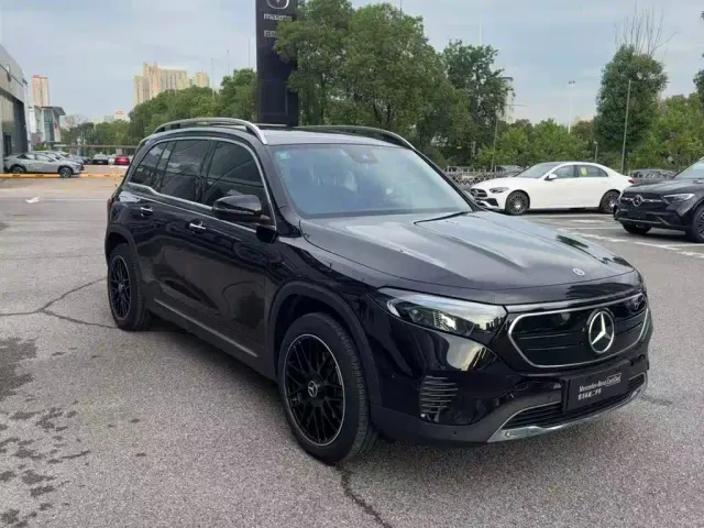 Mercedes-Benz EQB — Фото автомобиля 3