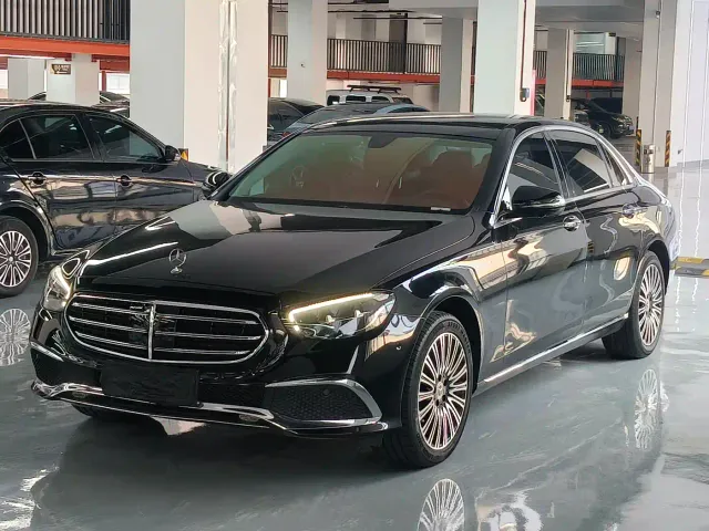 Фотография автомобиля — Mercedes-Benz E-Class