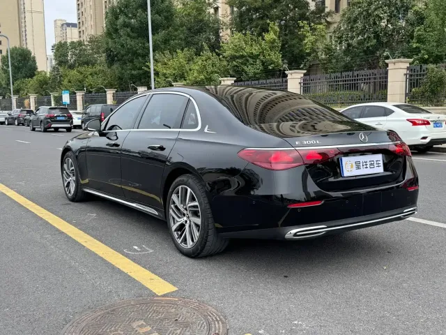 Mercedes-Benz E-Class — Фото автомобиля 15