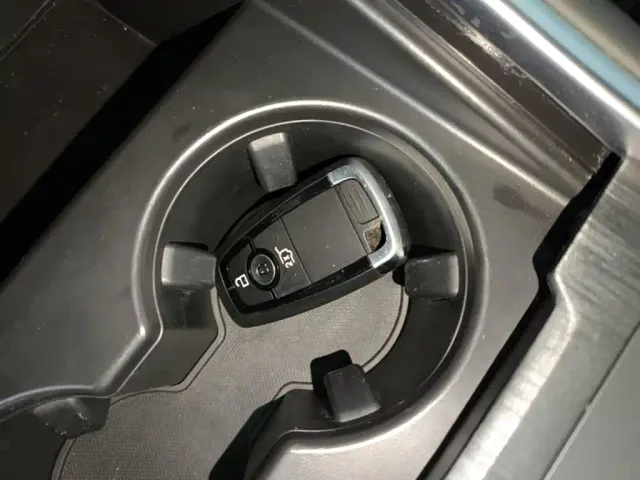 Ford Edge — Фото автомобиля 8