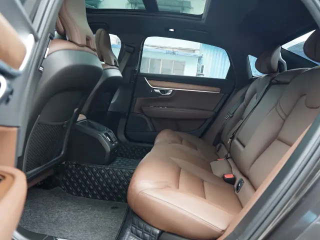 Volvo S90 — Фото автомобиля 10