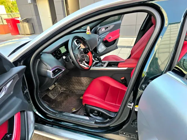 Jaguar XEL — Фото автомобиля 12