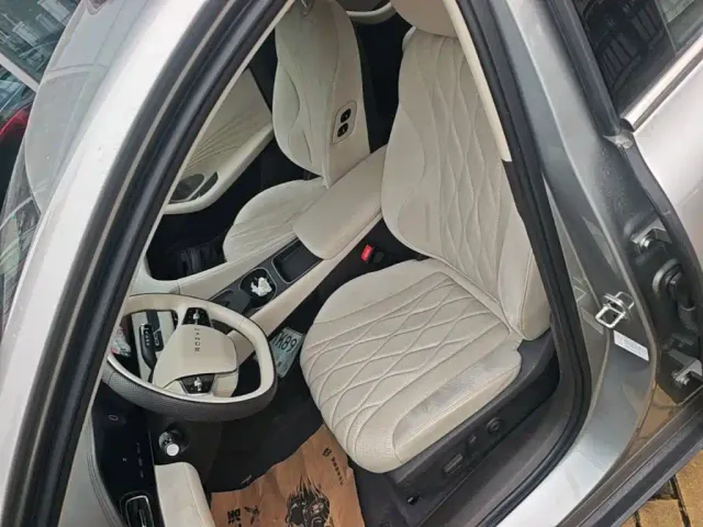 Roewe D7 — Фото автомобиля 14