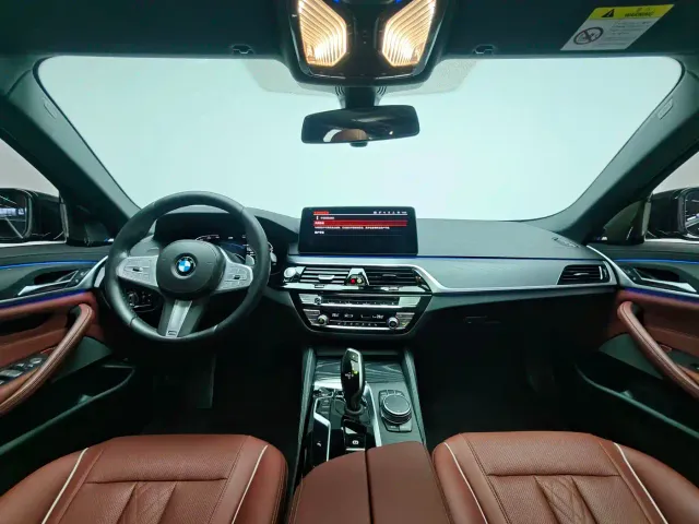 BMW 5 Series — Фото автомобиля 11
