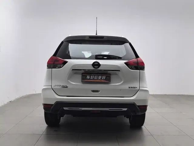 Nissan X-Trail — Фото автомобиля 4